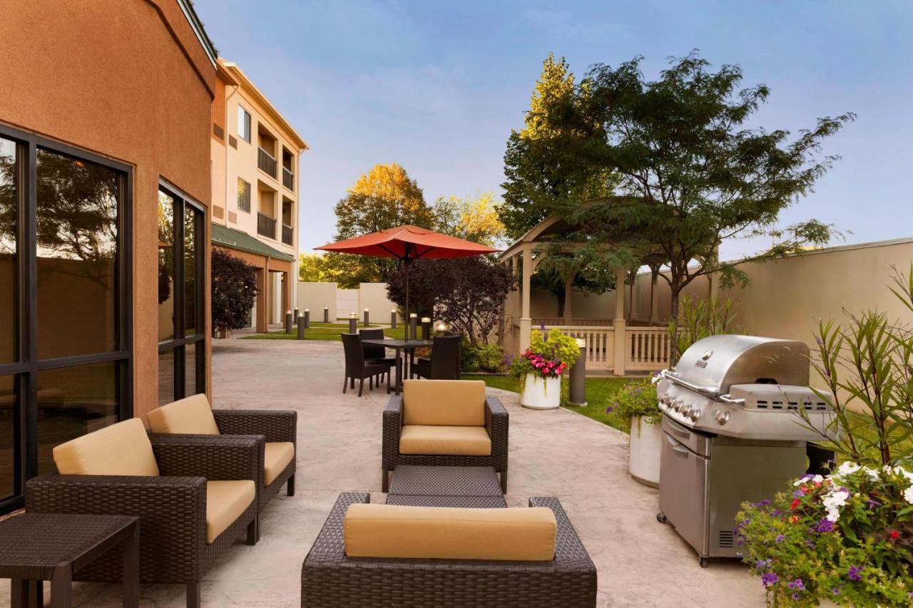 Courtyard By Marriott Peoria Hotel Buitenkant foto